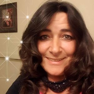 Meet your Posher, Lorie